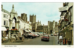 Ref 1468 - Postcard - Cars Outside Red Lion Hotel - Wells Market Square - Somerset - Wells