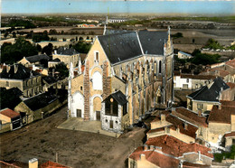 Boussay * Vue Aérienne Sur L'église Et Le Bourg - Boussay