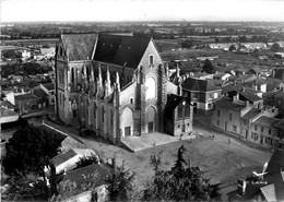 Boussay * Vue Sur La Place De L'église - Boussay