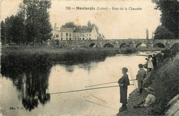 Montargis * Le Pont De La Chaussée * Enfant Pêche à La Ligne * Pêcheurs - Montargis