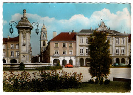 54 PONT A MOUSSON - La Place Duroc Et La Fontaine - Cpsm - Meurthe Et Moselle - Pont A Mousson