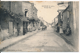 CPA 49 LE CHAMP SUR LAYON Grande Rue Animée - Thouarce