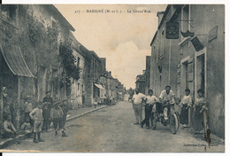 CPA 49 MARIGNE La Grand'Rue Animée Avec Moto Tricycle Enseigne Sabotier Au Bon Coin Normand - Sonstige & Ohne Zuordnung