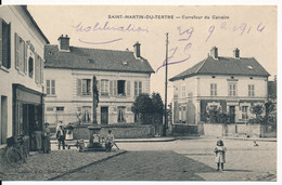 CPA 95 SAINT MARTIN DU TERTRE Carrefour Du Calvaire Animé Avec épicerie - Saint-Martin-du-Tertre