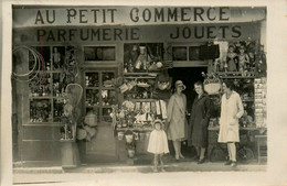 Vannes * Carte Photo * Devanture AU PETIT COMMERCE Parfumerie Jouets * Bazar Jeux Enfants * Magasin - Vannes