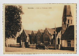 BEERVELDE  FOTO GEMAAKT +- 1980 VAN OUDE POSTKAART  ==  KERK EN VRIJBOOM - Lochristi