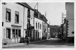 La Gacilly * La Rue Neuve * Le Café PREHART Préhart * Menuisier ROYER - La Gacilly