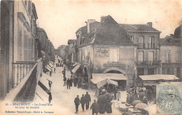 ¤¤  -  BEAUMONT   -  La Grand'Rue Un Jour De Marché    -  ¤¤ - Beaumont