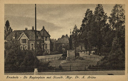 Nederland, ENSCHEDE, De Ruyterplein Met Standbeeld Mgr. Dr. A. Ariëns (1950s) Ansichtkaart (1) - Enschede