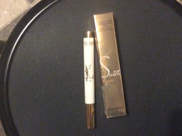 STYLO À BILLE  YVES SAINT-LAURENT Top Secret *TOUCHE EXPRESS-SOIN DEFATIGANT YEUX *FLASH TOUCH WAKE-UP EYCARE - Produits De Beauté