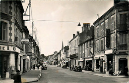 Fontenay Le Comte * La Rue De La République * Magasins Commerces - Fontenay Le Comte