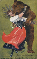 Art Card Beautiful Swiss  Girl Bern Kissed By A Bear 1902 Undivided Back. Baiser D' Un Ours à Une Fille . Light Crease - Ours