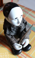 Jouet Ancien Clown Musicien Automate Musical En Porcelaine Violoniste Années 70 - Marionette