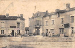 PIE.T. J-M-21-016 : SAINT-GERVAIS-LES-TROIS-CLOCHERS. LA PLACE - Saint Gervais Les Trois Clochers