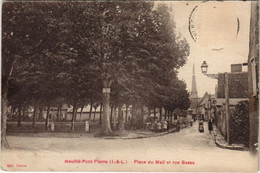 CPA NEUILL�?-PONT-PIERRE - Place Du Mail Et Rue Basse (146575) - Neuillé-Pont-Pierre