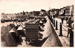 6489  Carte SABLES D OLONNE      Le Remblai Et La Plage      (scan Recto-verso) 85 Vendée - Sables D'Olonne