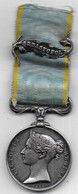 Médaille De Crimée  1854   En Argent  En Parfait état Avec Agrafe SEBASTOPOL - Voor 1871