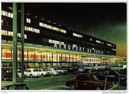 Carte Postale  75.  PARIS  Aéroport De PARIS - ORLY L'entrée De  L'aérogare Et Le Parking De Voitures - Paris Airports