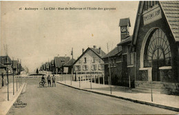 Aulnoye * La Cité * Rue De Bellevue Et école Des Garçons - Aulnoye