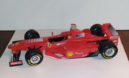 Voiture Ferrari F300 - 1/24è - Burago - Burago