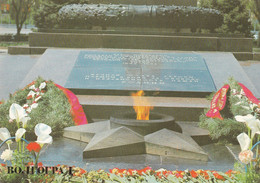 Russia-  Volgograd - The Eternal Flame On The Square Of The Fallen Fighters - Printed 1982 - Monuments