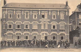 59-LANDRECIES- ECOLE PRIMAIRE SUP ET PROFESSIONNELLE , FACADE PRINCIPALE ET COUR DE RECREATION - Landrecies