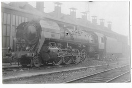 LOCOMOTIVE A VAPEUR  Photographie Format Cpa Machine Pour Service Mixte De La SNCF1945 - Matériel