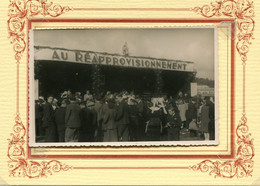 PONT L' ABBE *** STAND DE LA KERMESSE DES PRISONNIERS EN 1942 *** CARTE PHOTO *** - Pont L'Abbe