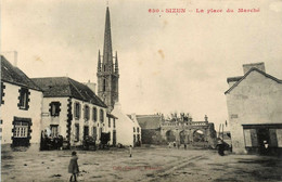 Sizun * La Place Du Marché * Café BRETON - Sizun