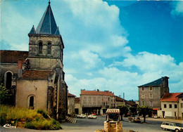 Oradour Sur Vayres * La Place De L'église * Le Puits - Oradour Sur Vayres