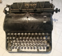 Machine à écrire Olympia Années 40 - Other & Unclassified