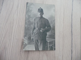 Carte Photo Militaire Militaira Guerre 14/18 Armée Allemande ? 19 Au Képi Photo Cadek Neuchatel - Guerra 1914-18