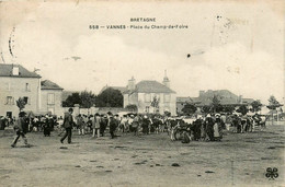 Vannes * La Place Du Champ De Foire * Foire Aux Bestiaux Boeufs * Marchands - Vannes