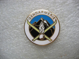 Pin's De La Gendarmerie De Montagne - Politie