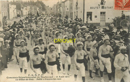 44 Machecoul, Concours Départemental De Gymnastique 1913, La Gilles De Retz, Défilé Dans Les Rues, Carte Pas Courante - Machecoul