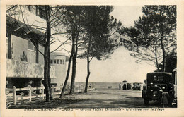 Carnac Plage * Le Grand Hôtel Britannia * Arrivée Sur La Plage * Automobile Voiture Ancienne - Carnac