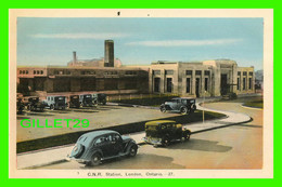 LONDON, ONTARIO - C. N. R. STATION - ANIMATED WITH OLD CARS - WRITTEN - PECO - - Londen