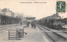 Vitry Le François           51           Intérieur De La Gare . Train .       N°7     (voir Scan) - Vitry-le-François