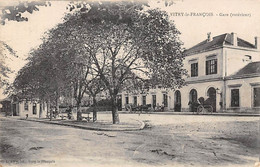 Vitry Le François           51          Extérieur De La Gare              (voir Scan) - Vitry-le-François