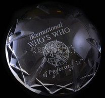 Üveg Levélnehezék. International Who Is Who? D: 8,5 Cm - Vidrio & Cristal