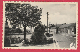 Cul-des-Sarts - Entrée Du Village ( Voir Verso ) - Cul-des-Sarts