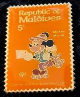 MICKEY MOUSE FACTEUR EN PATINS A ROULETTES - WALT DISNEY - SOURIS - MAUS - TIMBRE - REPUBLIC OF MALDIVES -     (1) - Disney