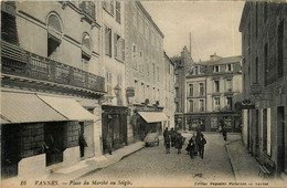 Vannes * La Place Du Marché Au Seigle * Hôtel - Vannes