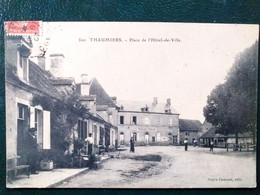 18, Thaumiers ,la Place De L'hôtel De Ville En 1907..scan Recto  Verso - Thaumiers