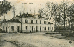 Belley * Vue Sur Le Parvis De La Gare * Voir Cachet Au Dos : Dépôt Du 133ème Régiment D'infanterie 1919 - Belley