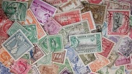 British EMPIRE KILOWARE Pre-QEII LazyBag OFF PAPER 100g (3½oz) Ca 1100 Stamps - Lots & Kiloware (min. 1000 Stück)