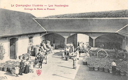 Divers .     51   La Champagne Illustrée : Vendanges. Arrivage De Raisin Aux  Pressoirs               (voir Scan) - Autres & Non Classés