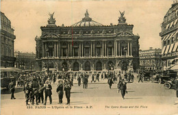 Paris * 9ème * L'opéra Et La Place * Automobile Voiture Ancienne - Places, Squares