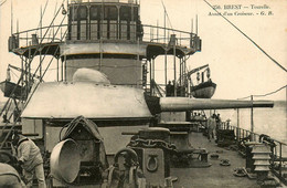 Brest * La Tourelle Avant D'un Croiseur * Navire De Guerre Marine Française - Brest