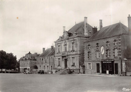 79-ARGENTON-CHATEAU- LA MAIRIE ET LA GENDARMERIE - Argenton Chateau